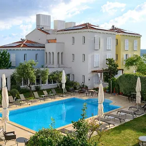 Manora Hotel