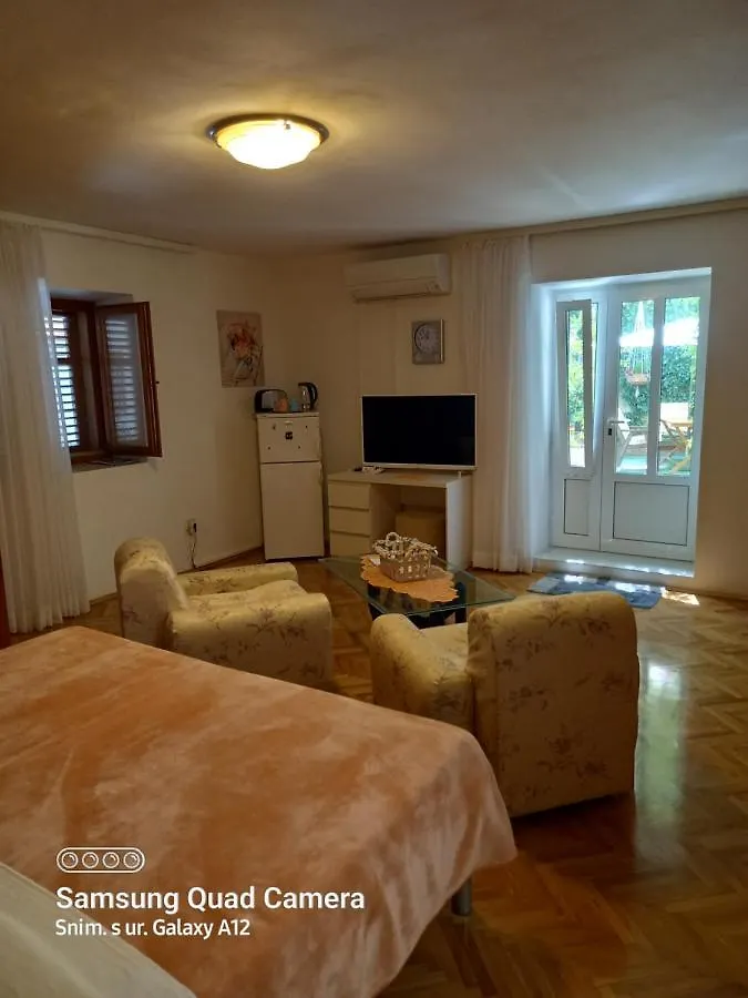 *** Guest house Apartmani Rukonic Aleksandar Nerezine Croatia