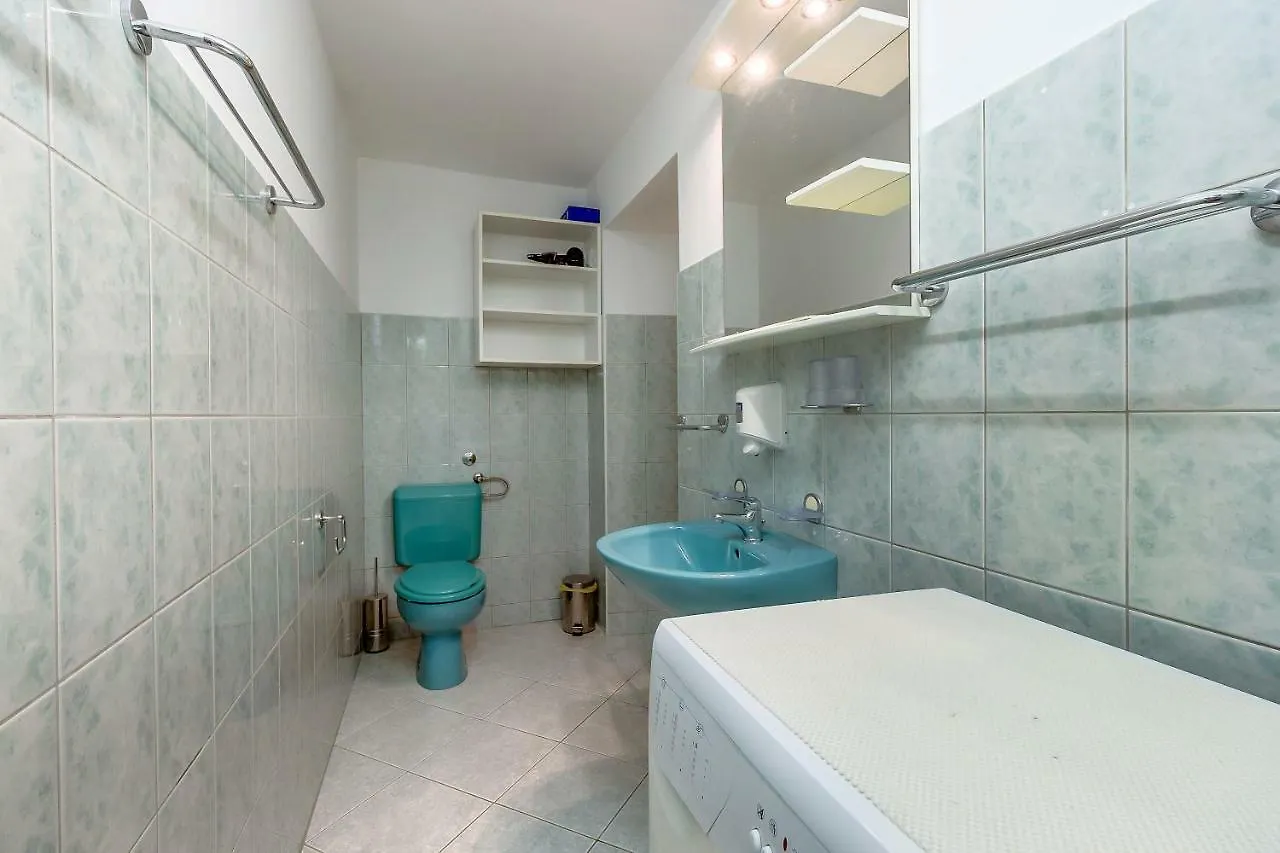 Apartmani Rukonic Aleksandar Nerezine 3*,  Croatia