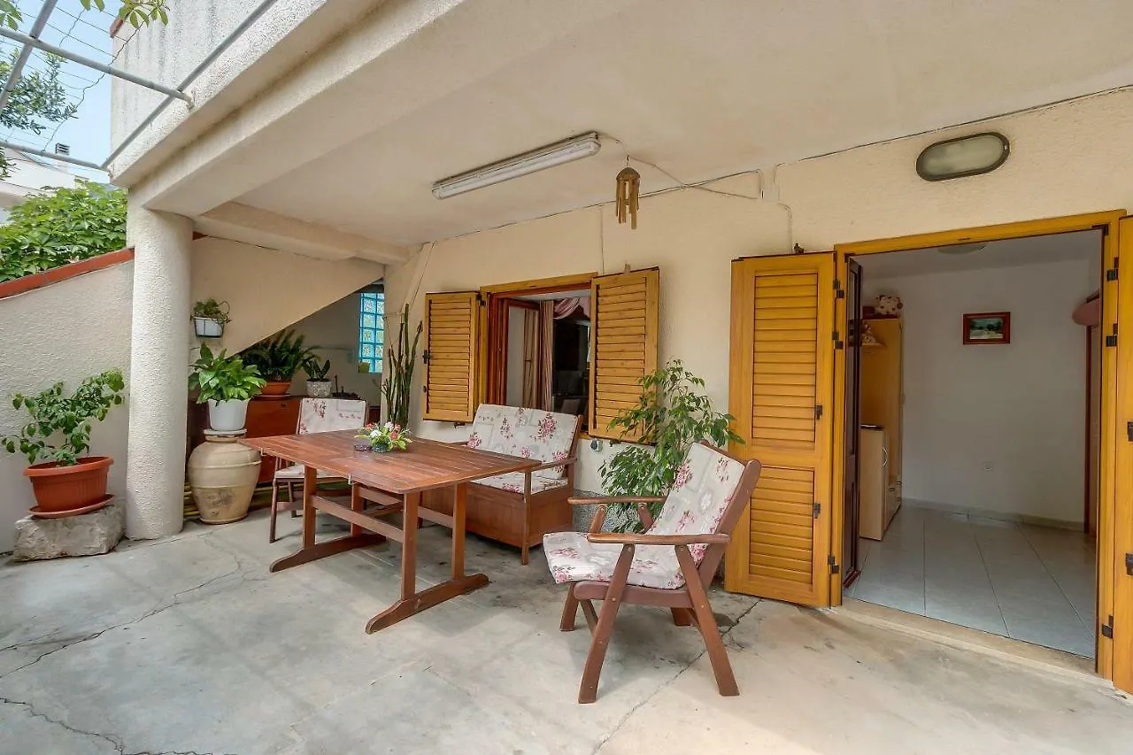 Apartmani Rukonic Aleksandar Nerezine 3*,  Croatia