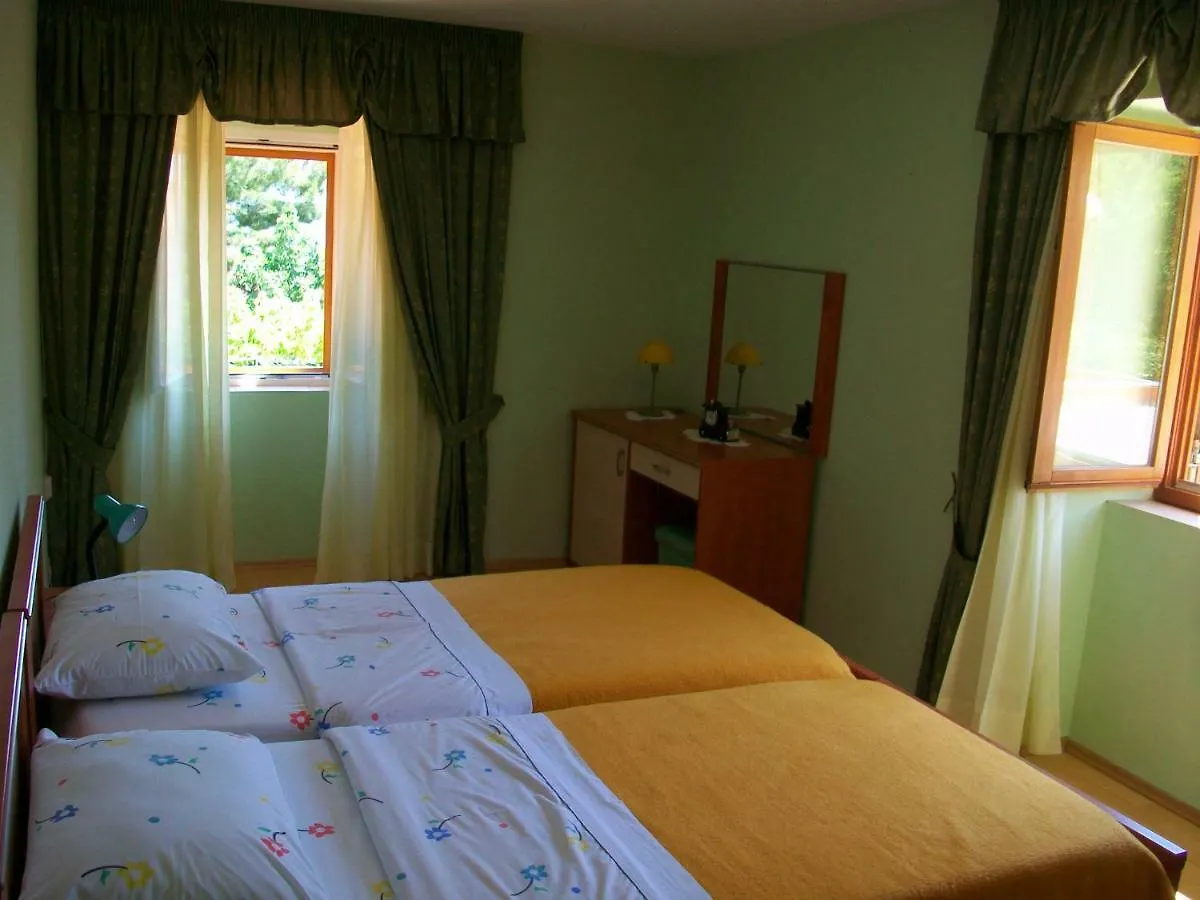 Guest house Apartmani Rukonic Aleksandar Nerezine